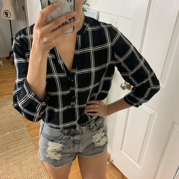 GAP Black + White Grid Blouse - Picture 2 of 7
